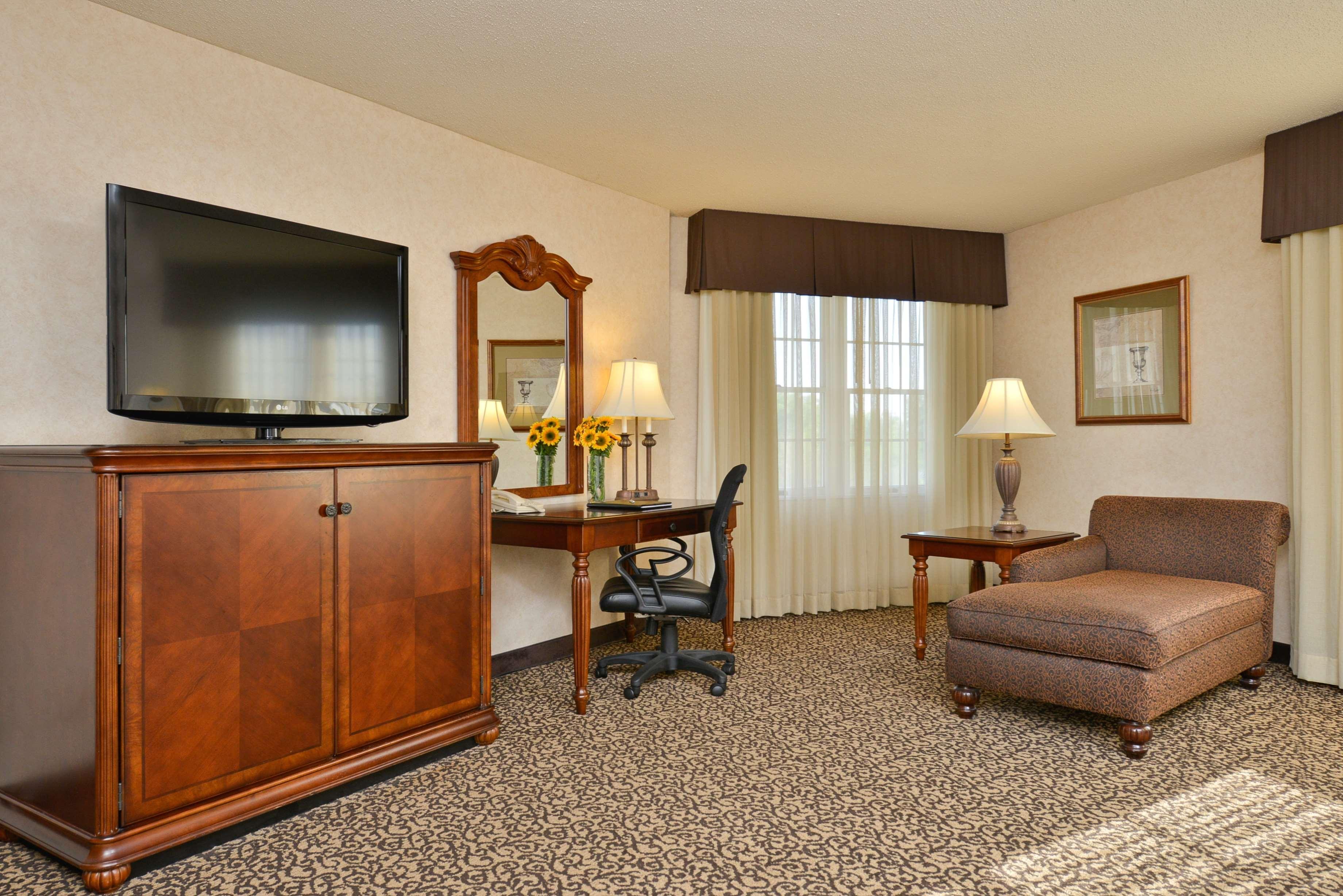 Best Western Plus Steeplegate Inn Davenport Exterior foto