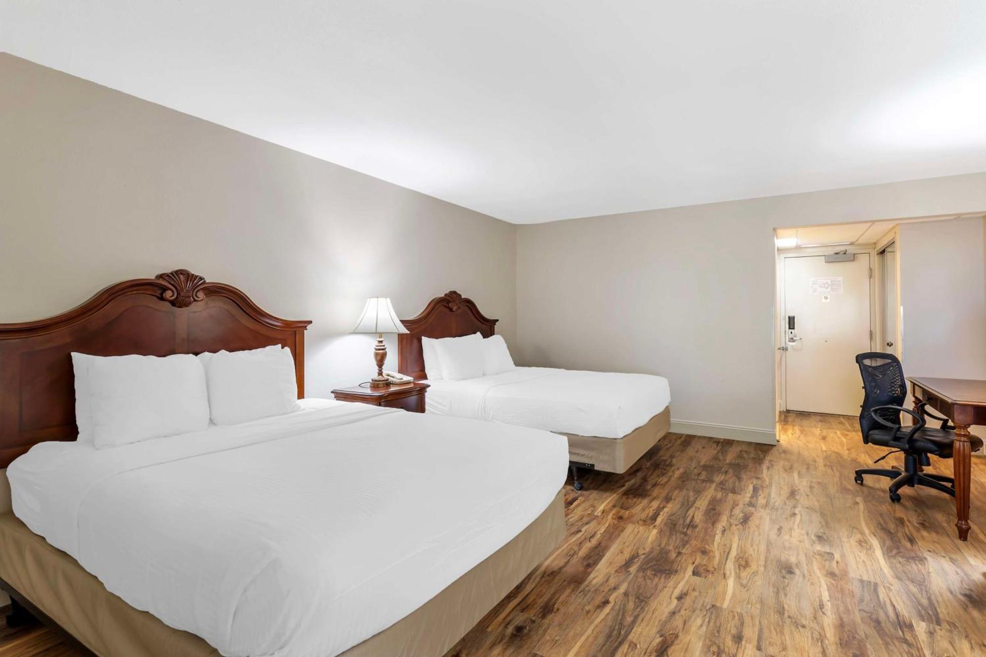 Best Western Plus Steeplegate Inn Davenport Exterior foto